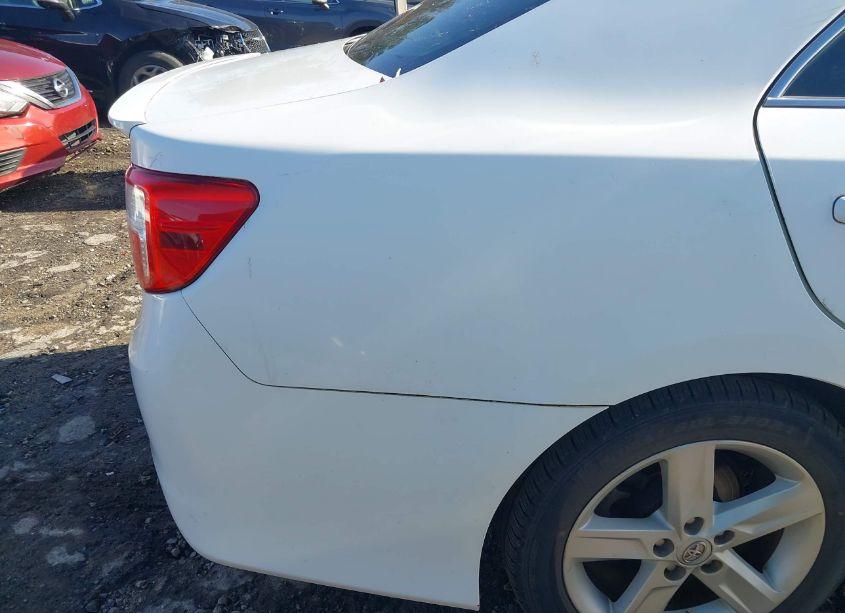 Photo 20 of 2014 Toyota Camry SE (VIN 4T1BF1FK2EU775885)