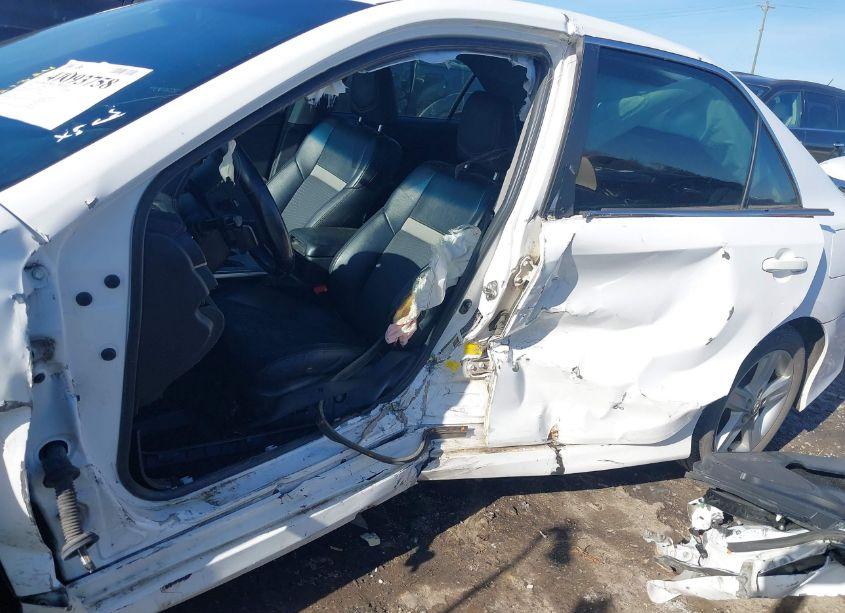 Photo 6 of 2014 Toyota Camry SE (VIN 4T1BF1FK2EU775885)