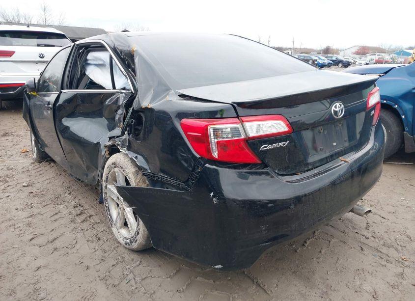 Photo 3 of 2014 Toyota Camry SE (VIN 4T1BF1FK2EU780696)