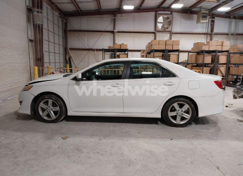 Photo 14 of 2014 Toyota Camry SE (VIN 4T1BF1FK2EU789270)