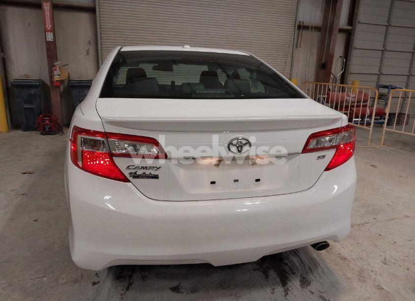 Photo 16 of 2014 Toyota Camry SE (VIN 4T1BF1FK2EU789270)