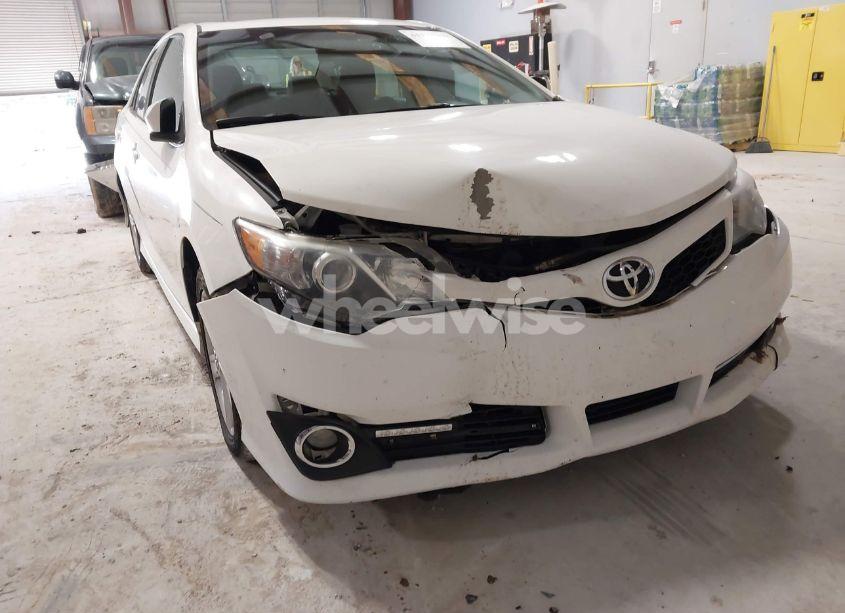 Photo 6 of 2014 Toyota Camry SE (VIN 4T1BF1FK2EU789270)