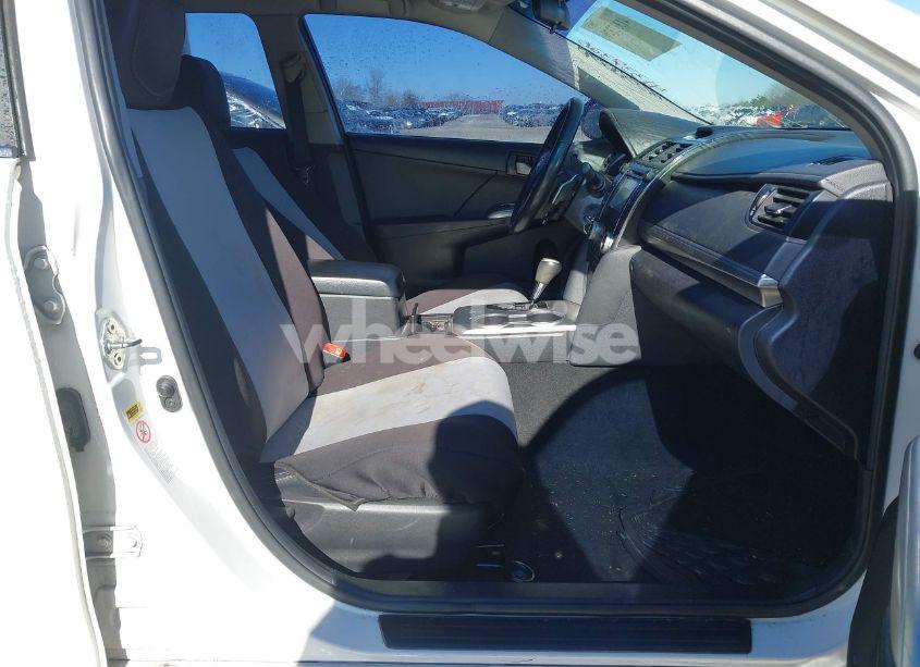 Photo 5 of 2014 Toyota Camry SE (VIN 4T1BF1FK2EU792136)