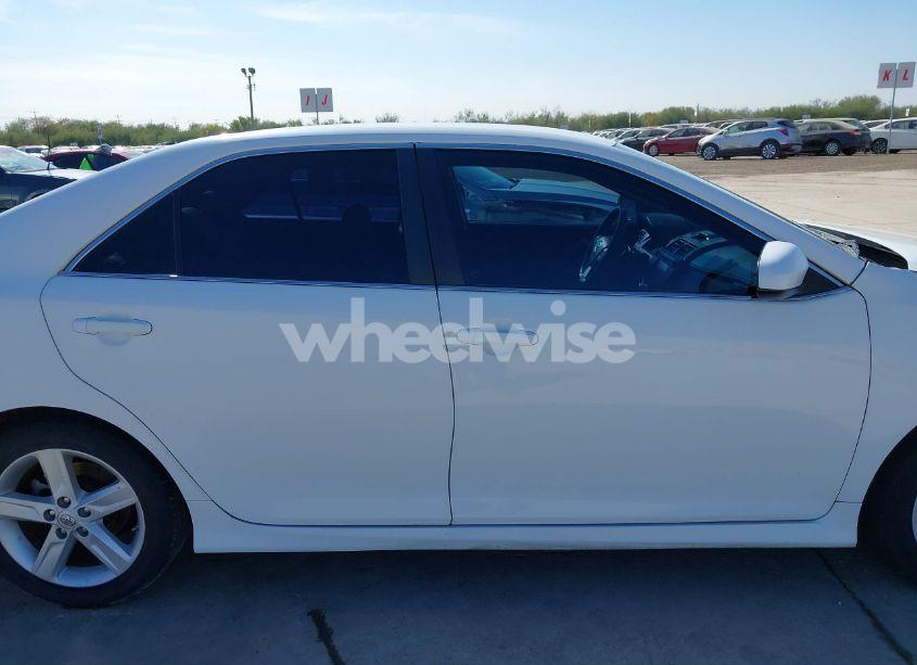 Photo 14 of 2014 Toyota Camry SE (VIN 4T1BF1FK2EU805287)