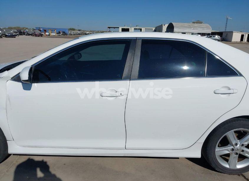 Photo 15 of 2014 Toyota Camry SE (VIN 4T1BF1FK2EU805287)