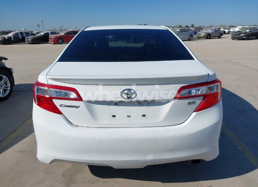 Photo 17 of 2014 Toyota Camry SE (VIN 4T1BF1FK2EU805287)