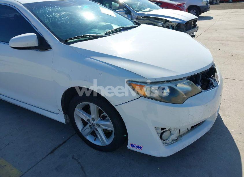 Photo 18 of 2014 Toyota Camry SE (VIN 4T1BF1FK2EU805287)