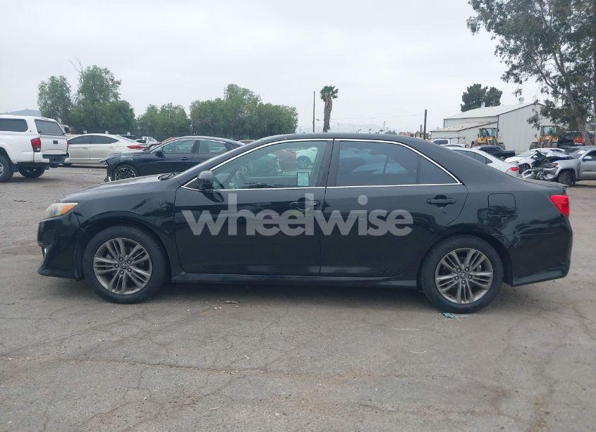 Photo 14 of 2014 Toyota Camry SE SPORT (VIN 4T1BF1FK2EU816743)