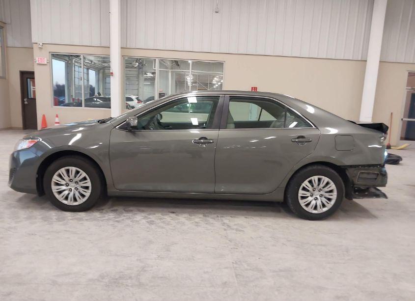 Photo 15 of 2014 Toyota Camry L (VIN 4T1BF1FK2EU830514)