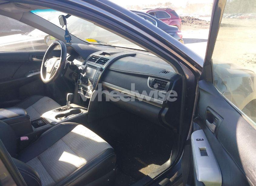 Photo 5 of 2014 Toyota Camry SE (VIN 4T1BF1FK2EU834952)