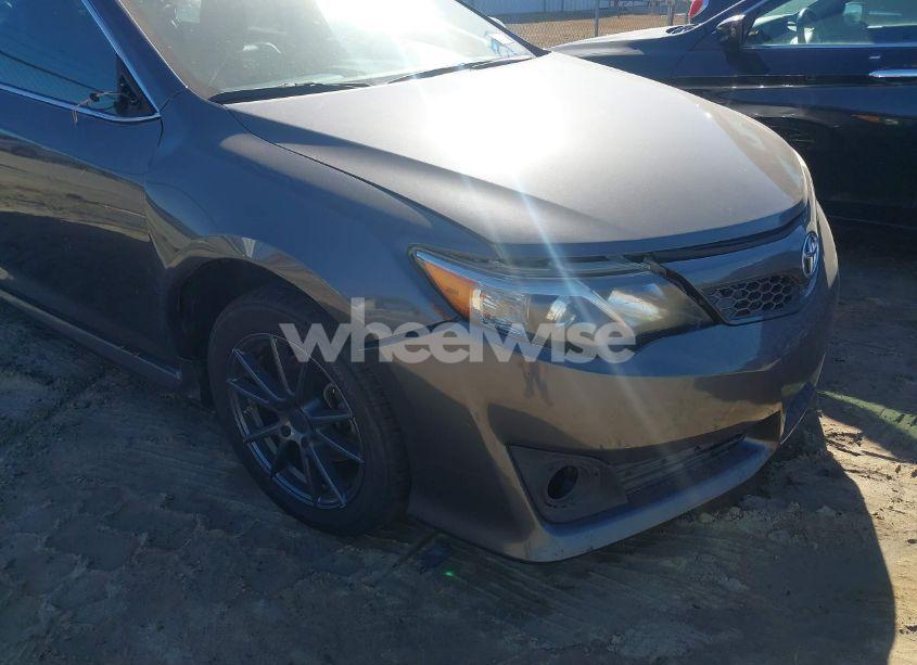 Photo 6 of 2014 Toyota Camry SE (VIN 4T1BF1FK2EU834952)