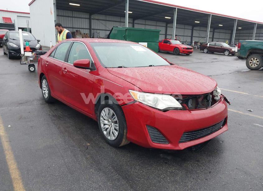 2014 Toyota Camry L (VIN 4T1BF1FK2EU835678) main photo