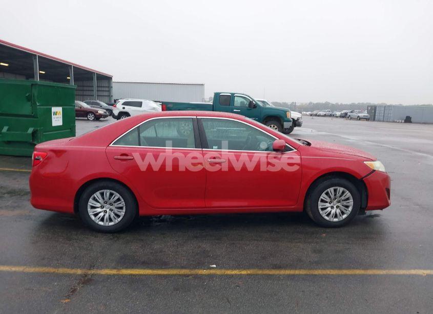Photo 13 of 2014 Toyota Camry L (VIN 4T1BF1FK2EU835678)