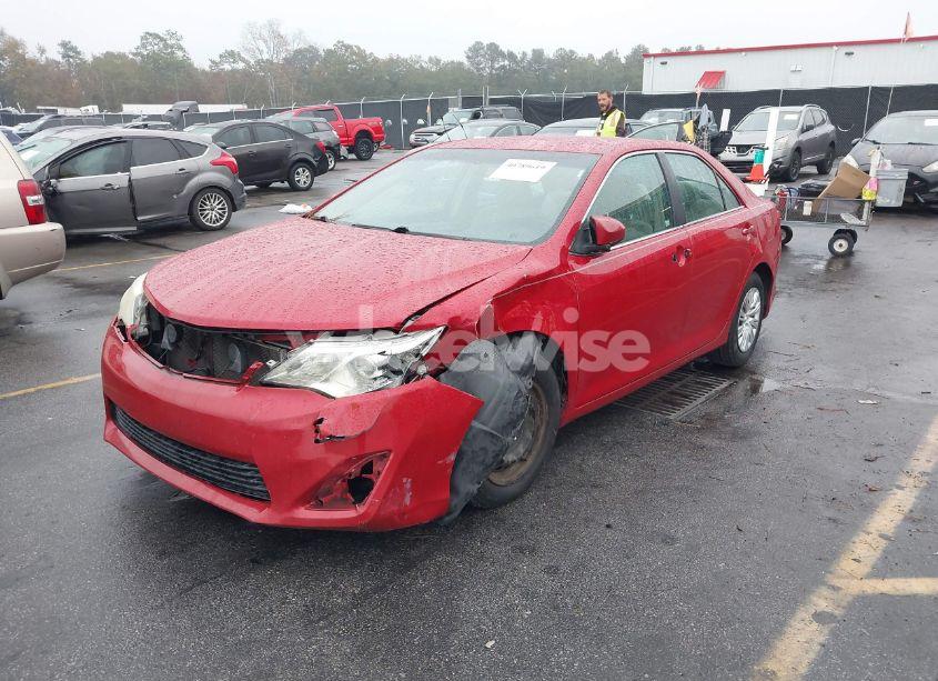 Photo 2 of 2014 Toyota Camry L (VIN 4T1BF1FK2EU835678)
