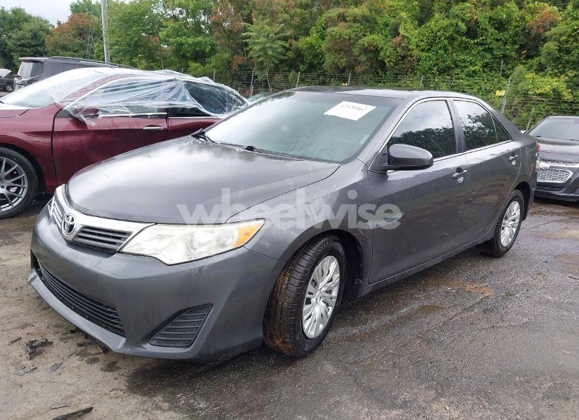 Photo 2 of 2014 Toyota Camry L (VIN 4T1BF1FK2EU843229)