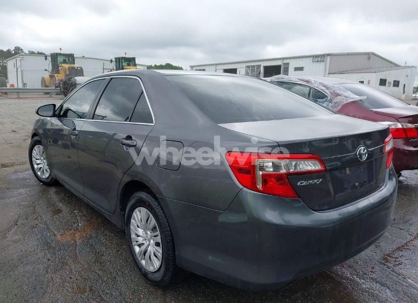 Photo 3 of 2014 Toyota Camry L (VIN 4T1BF1FK2EU843229)