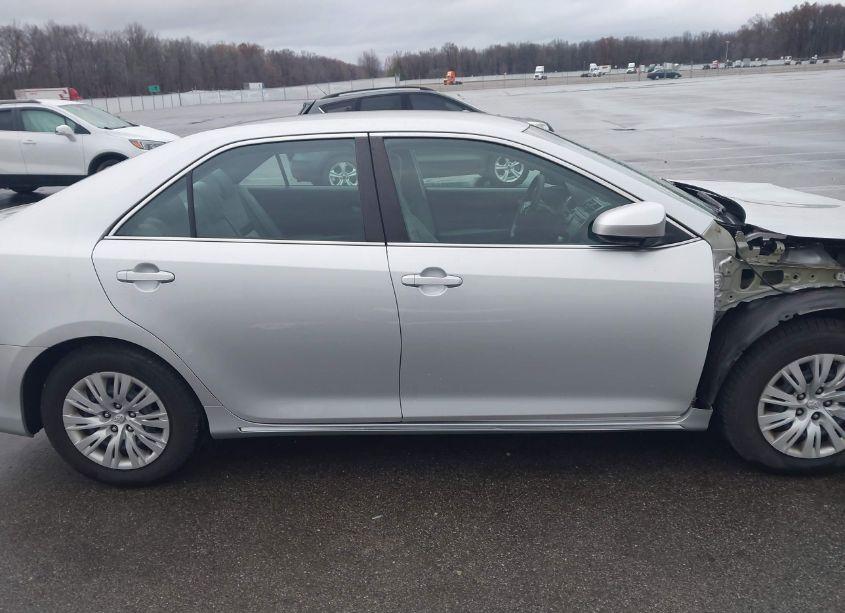 Photo 14 of 2014 Toyota Camry LE (VIN 4T1BF1FK2EU844994)