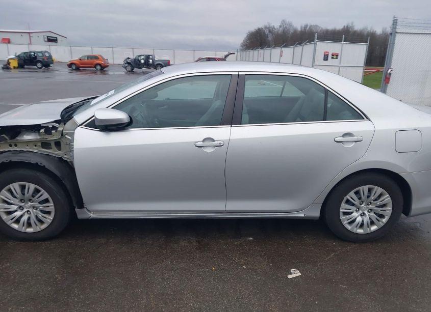 Photo 15 of 2014 Toyota Camry LE (VIN 4T1BF1FK2EU844994)