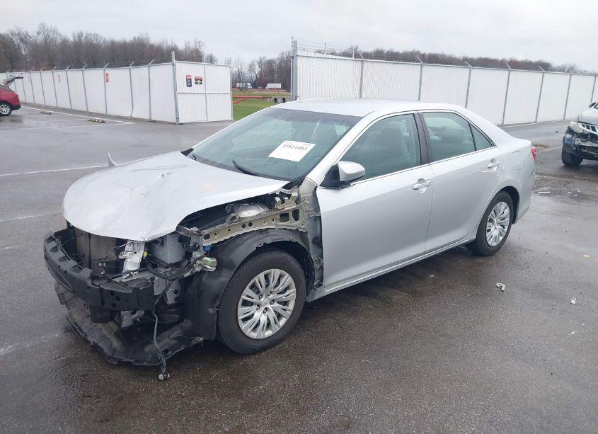 Photo 2 of 2014 Toyota Camry LE (VIN 4T1BF1FK2EU844994)