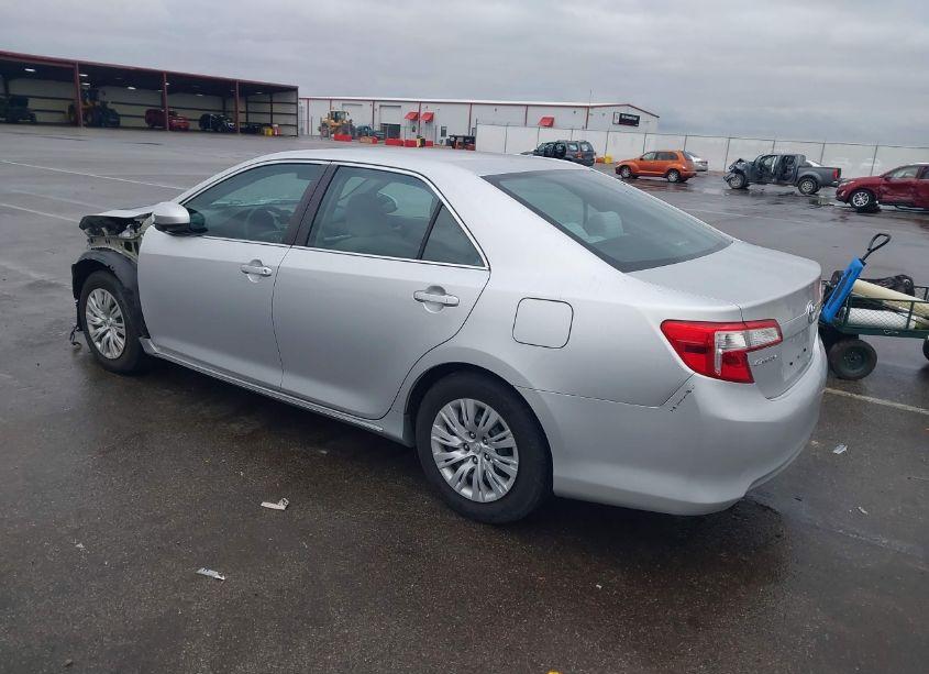 Photo 3 of 2014 Toyota Camry LE (VIN 4T1BF1FK2EU844994)