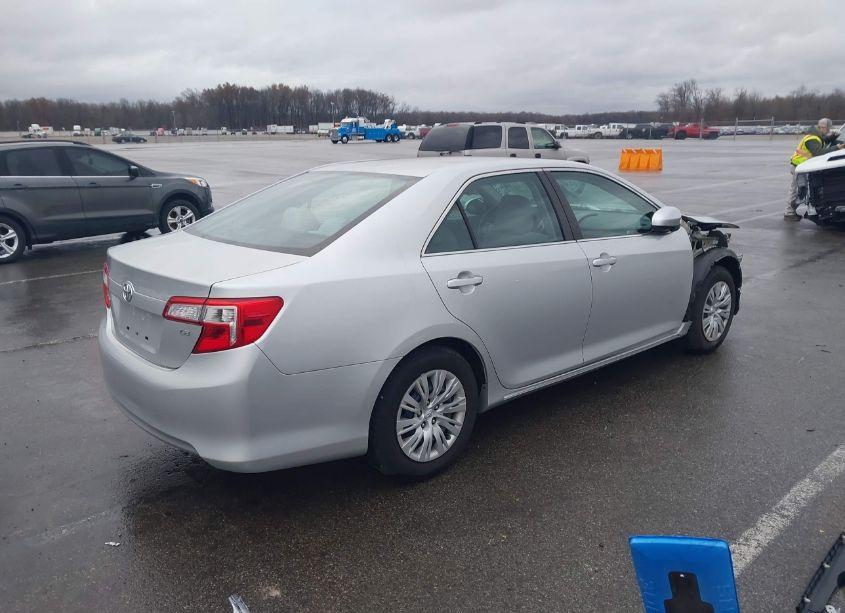 Photo 4 of 2014 Toyota Camry LE (VIN 4T1BF1FK2EU844994)