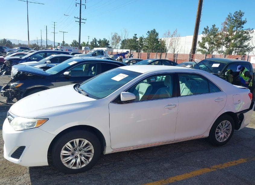 Photo 14 of 2014 Toyota Camry LE (VIN 4T1BF1FK2EU848883)
