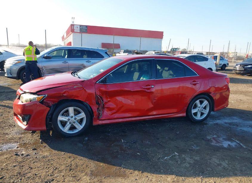 Photo 14 of 2014 Toyota Camry SE (VIN 4T1BF1FK2EU856174)