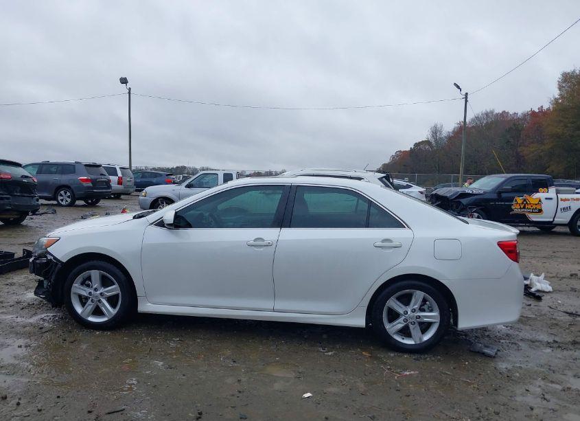 Photo 15 of 2014 Toyota Camry SE (VIN 4T1BF1FK2EU864470)