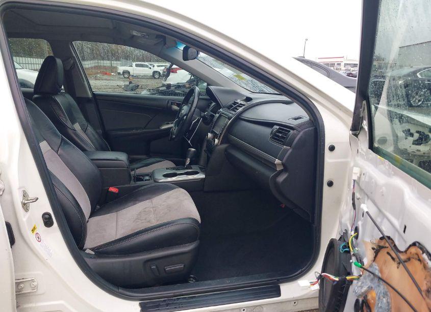 Photo 5 of 2014 Toyota Camry SE (VIN 4T1BF1FK2EU864470)