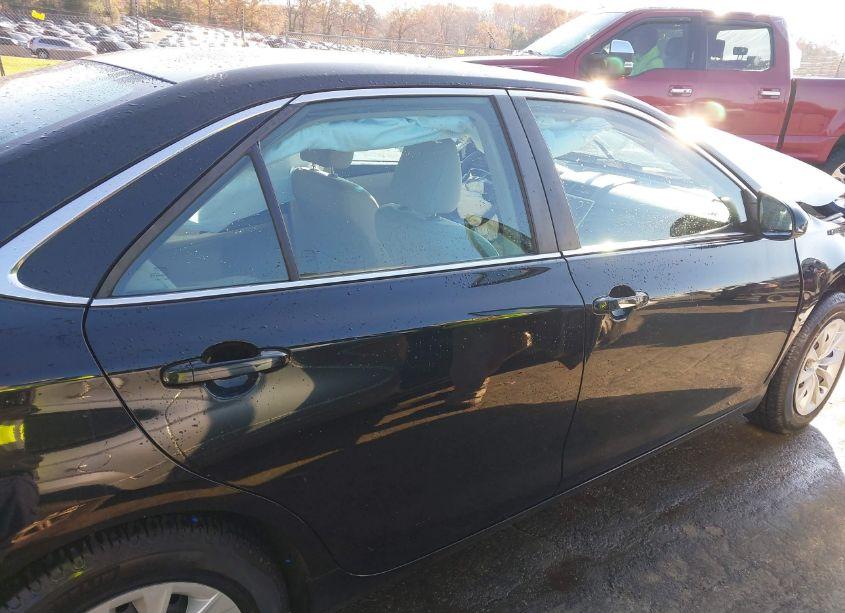 Photo 14 of 2015 Toyota Camry LE (VIN 4T1BF1FK2FU023251)