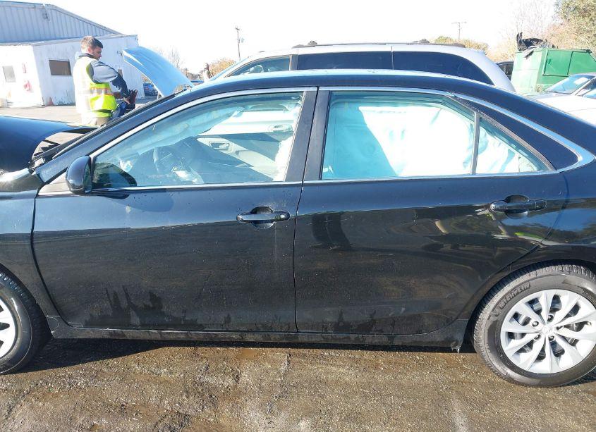 Photo 15 of 2015 Toyota Camry LE (VIN 4T1BF1FK2FU023251)