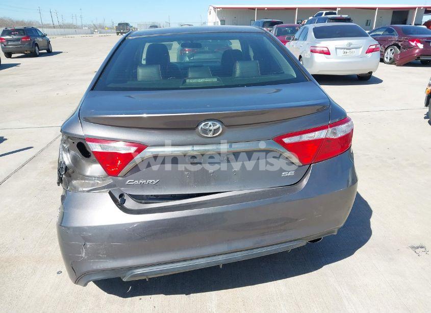 Photo 16 of 2015 Toyota Camry SE (VIN 4T1BF1FK2FU031639)