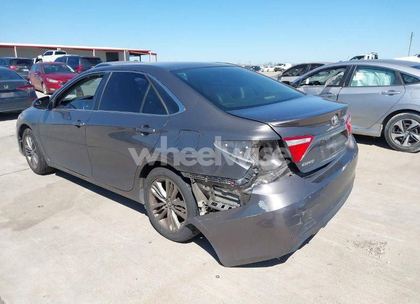 Photo 3 of 2015 Toyota Camry SE (VIN 4T1BF1FK2FU031639)