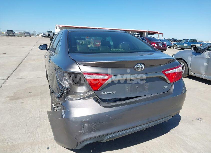 Photo 6 of 2015 Toyota Camry SE (VIN 4T1BF1FK2FU031639)