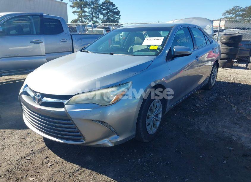 Photo 2 of 2015 Toyota Camry LE (VIN 4T1BF1FK2FU034542)