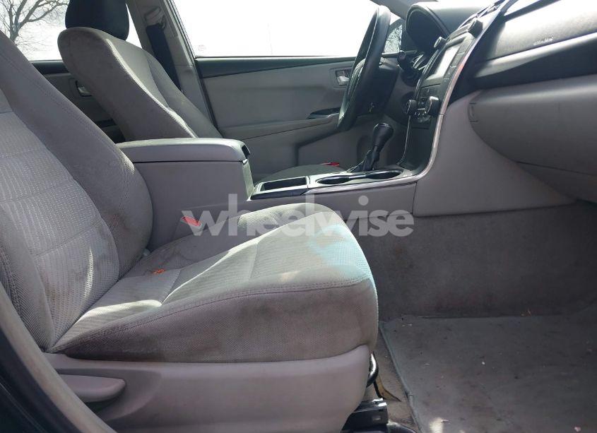 Photo 5 of 2015 Toyota Camry LE (VIN 4T1BF1FK2FU059232)