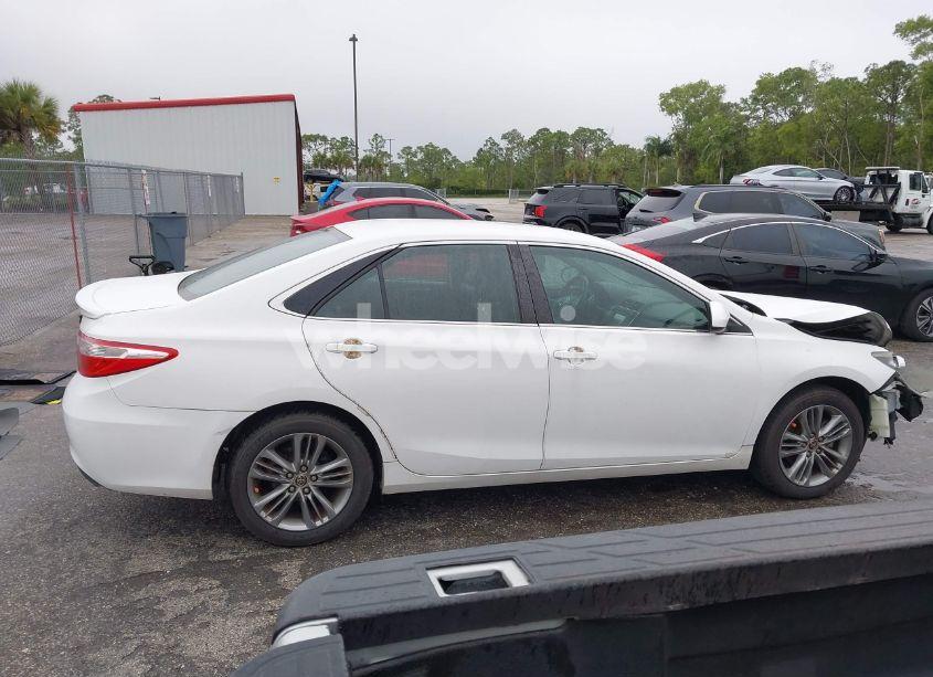 Photo 14 of 2015 Toyota Camry SE (VIN 4T1BF1FK2FU067055)