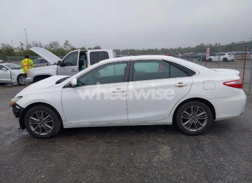 Photo 15 of 2015 Toyota Camry SE (VIN 4T1BF1FK2FU067055)