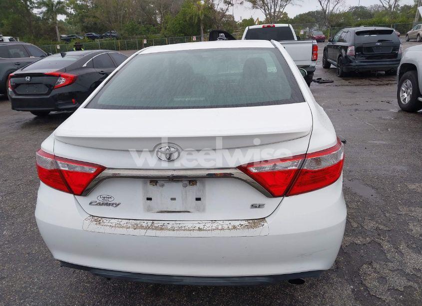 Photo 17 of 2015 Toyota Camry SE (VIN 4T1BF1FK2FU067055)