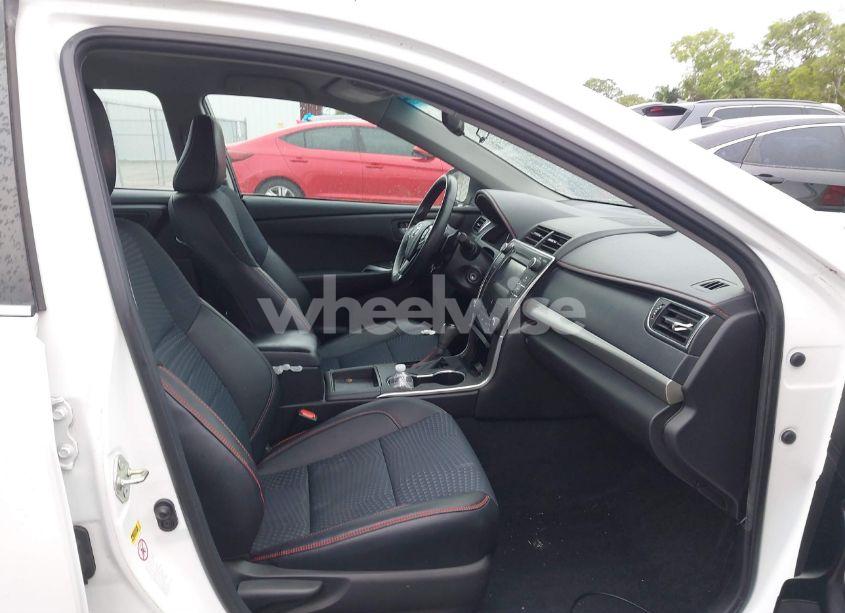 Photo 5 of 2015 Toyota Camry SE (VIN 4T1BF1FK2FU067055)