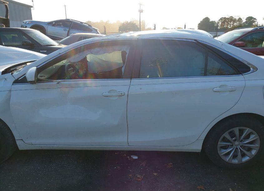 Photo 13 of 2015 Toyota Camry LE (VIN 4T1BF1FK2FU087970)