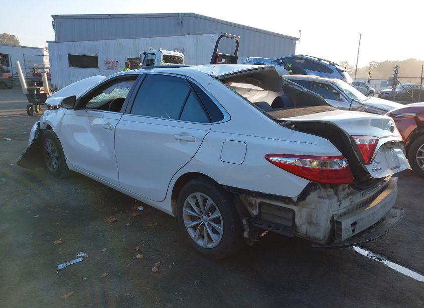 Photo 3 of 2015 Toyota Camry LE (VIN 4T1BF1FK2FU087970)