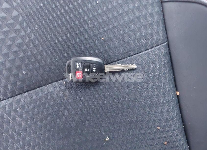 Photo 11 of 2015 Toyota Camry SE (VIN 4T1BF1FK2FU110003)