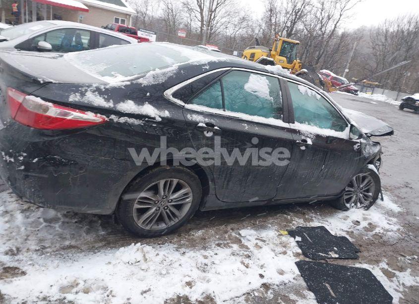 Photo 13 of 2015 Toyota Camry SE (VIN 4T1BF1FK2FU110003)