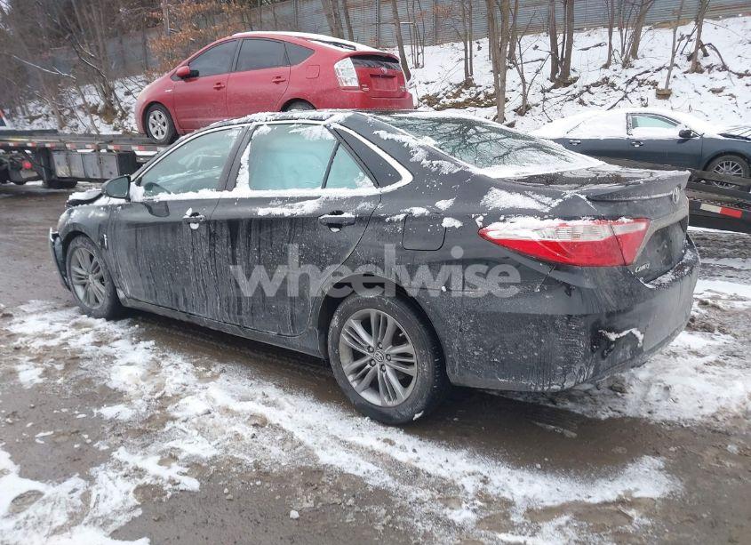 Photo 3 of 2015 Toyota Camry SE (VIN 4T1BF1FK2FU110003)