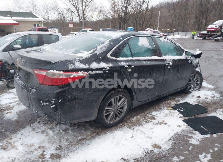 Photo 4 of 2015 Toyota Camry SE (VIN 4T1BF1FK2FU110003)