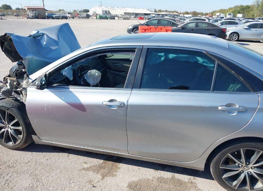 Photo 14 of 2015 Toyota Camry XSE (VIN 4T1BF1FK2FU114570)