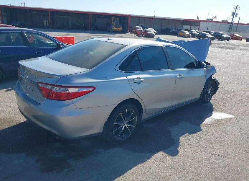 Photo 4 of 2015 Toyota Camry XSE (VIN 4T1BF1FK2FU114570)
