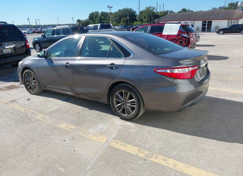 Photo 3 of 2015 Toyota Camry SE (VIN 4T1BF1FK2FU114777)