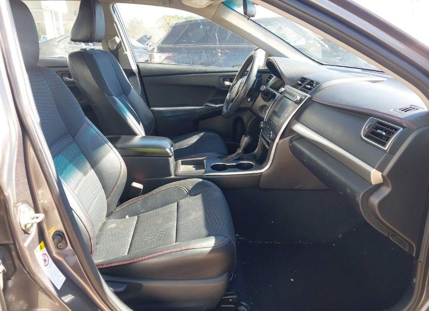 Photo 5 of 2015 Toyota Camry SE (VIN 4T1BF1FK2FU114777)